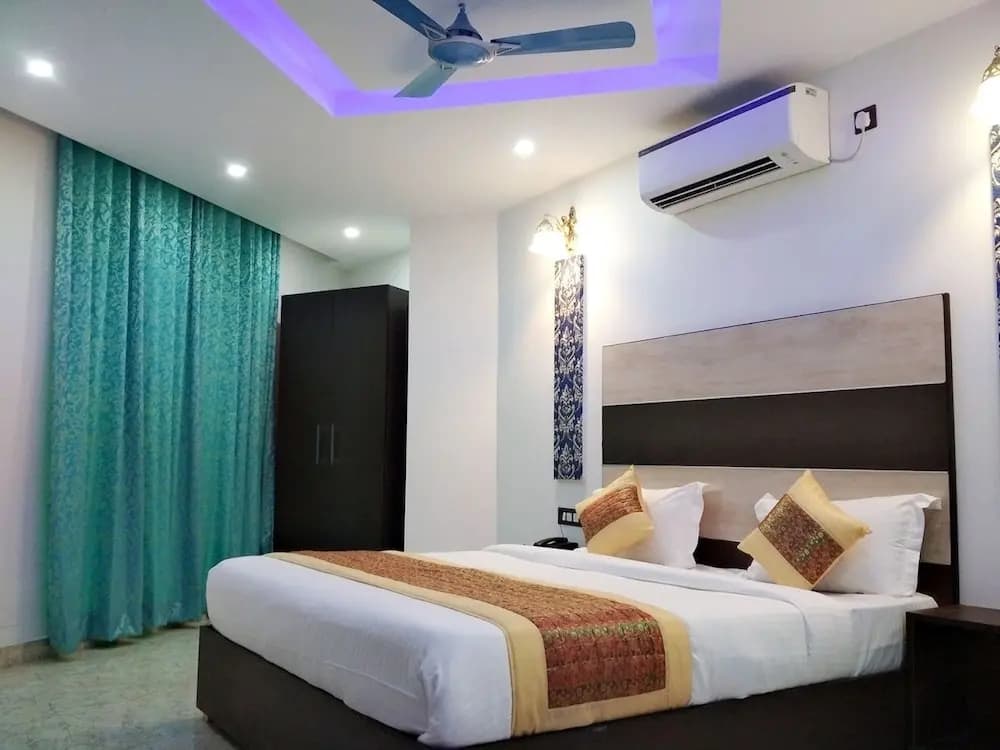 Hotel Three Star - photo 2