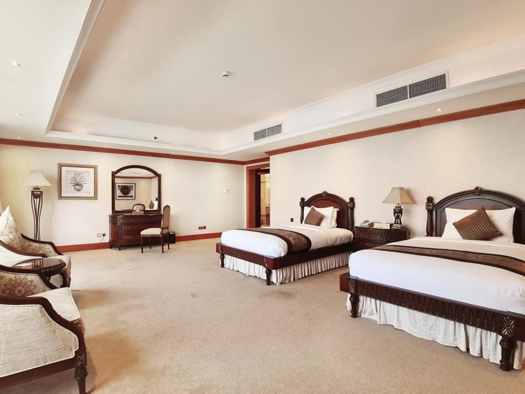 Corniche Hotel Sharjah - photo 6