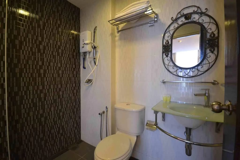 Hotel Rae Bukit Bintang - photo 9