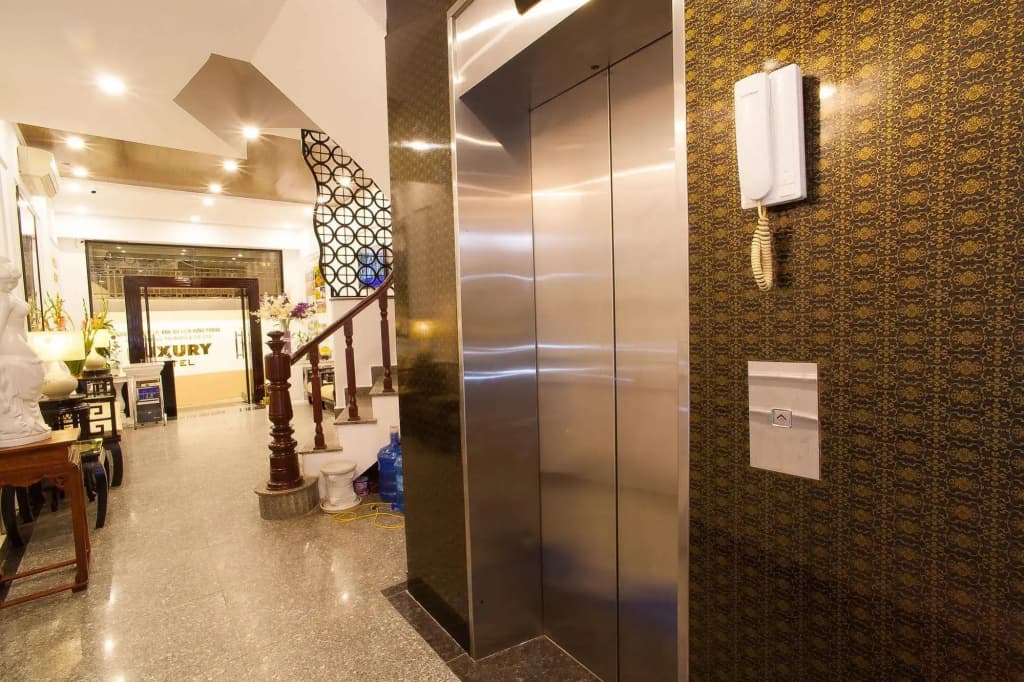 Luxury Hotel - photo 16