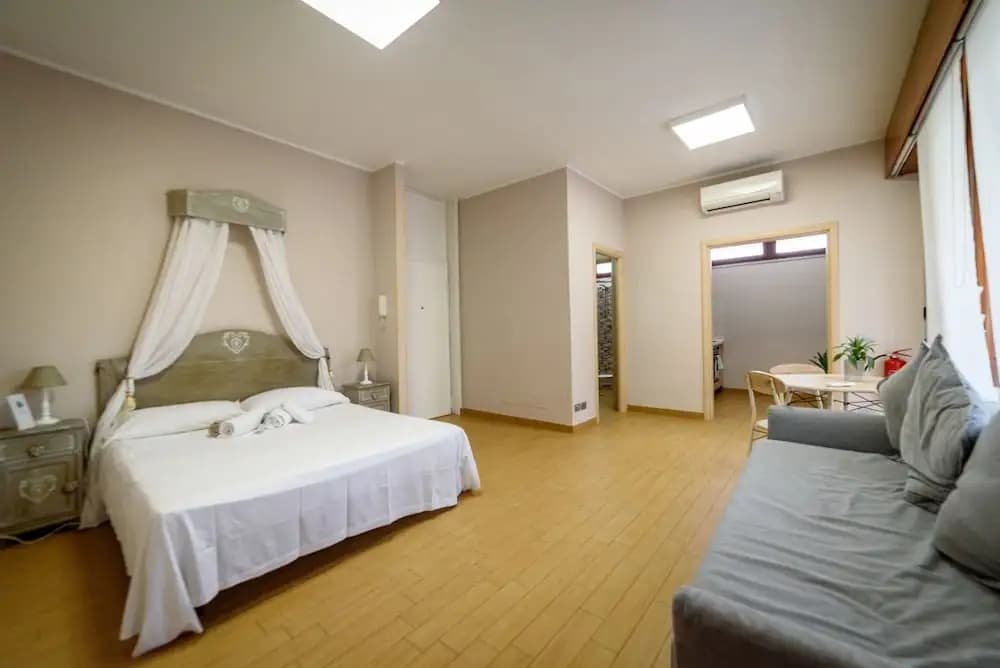 Piazzetta Capri - photo 6