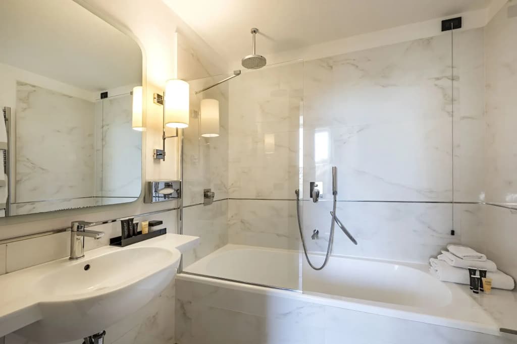 The Independent Hotel - photo 36