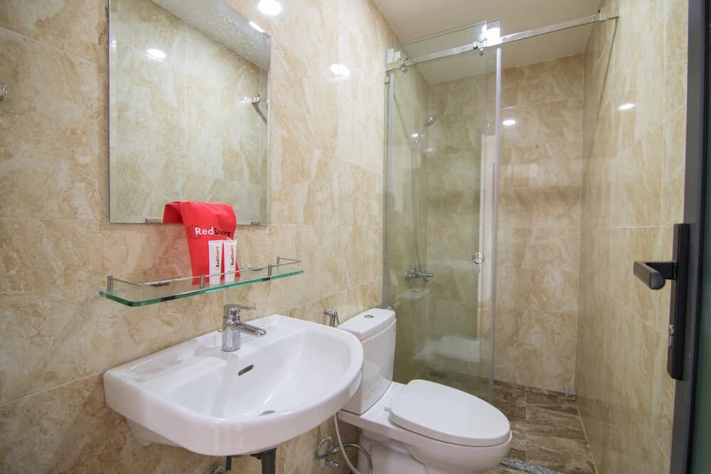 RedDoorz Premium near E-Town - photo 7