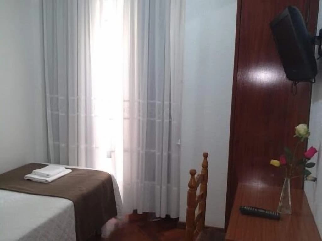 Hostal Esmeralda - photo 21