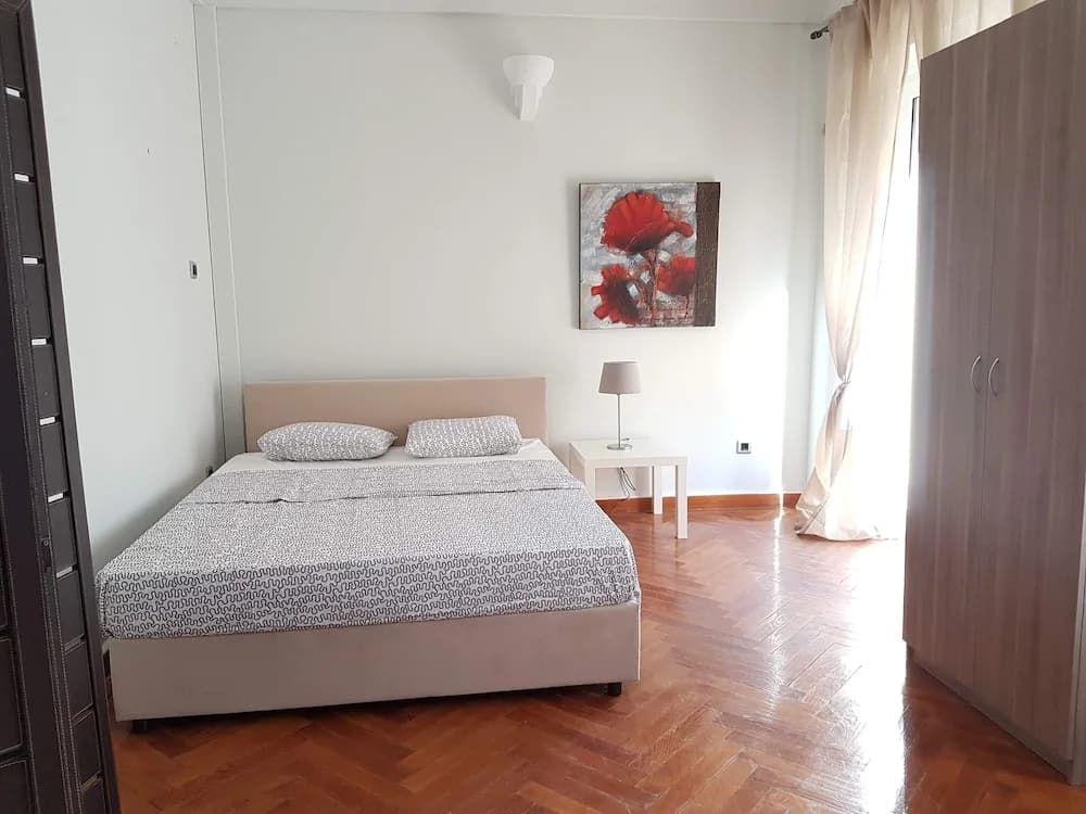 Erra - Red - Athens Center,140m²,4 BD,2 BATH - photo 2