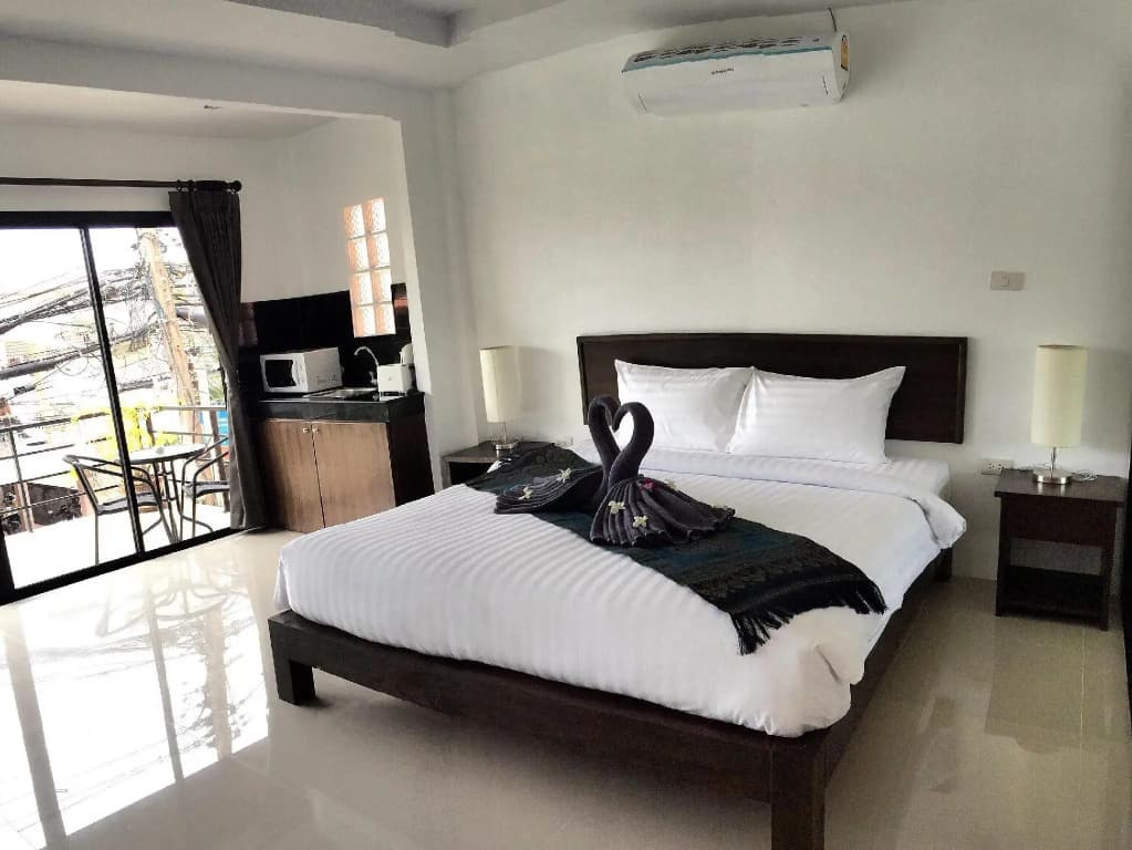 The Seashore Kamala Service Apartment - photo 5
