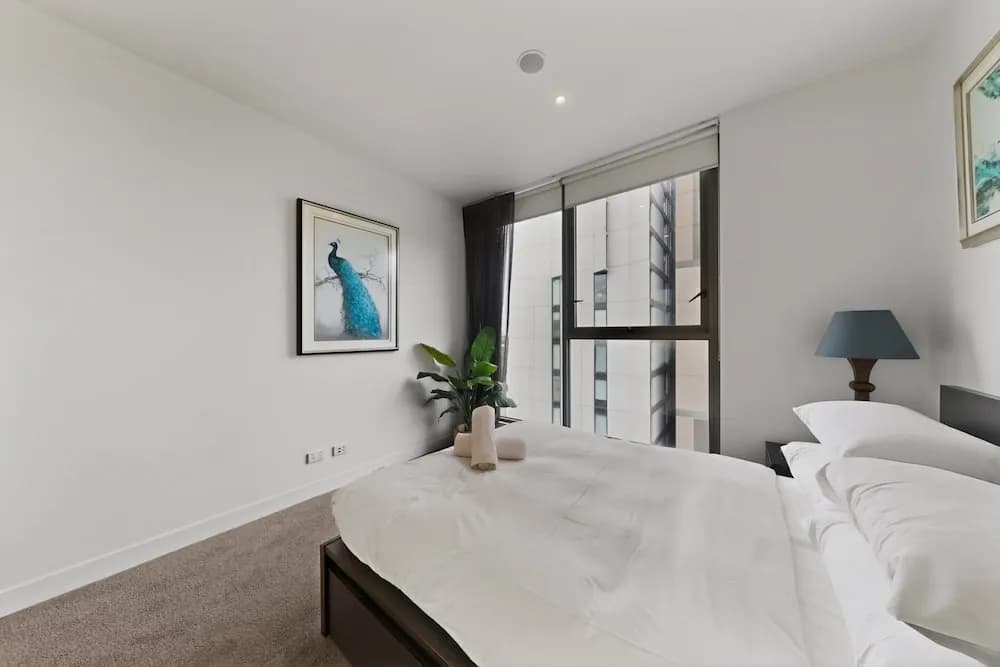 Skyline 2BR Apt Near Metro Ryde - photo 1