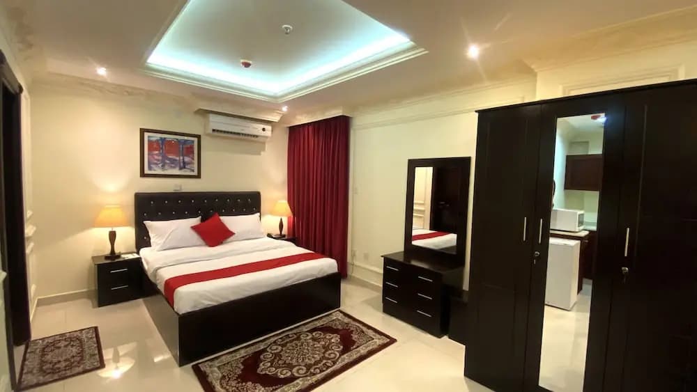 Majestic Hotel - photo 4