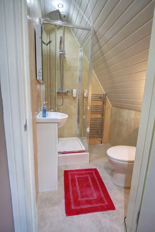 Beaconsfield Hotel - photo 9