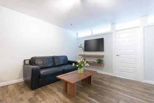 Bondi Breeze Apartment - photo 10