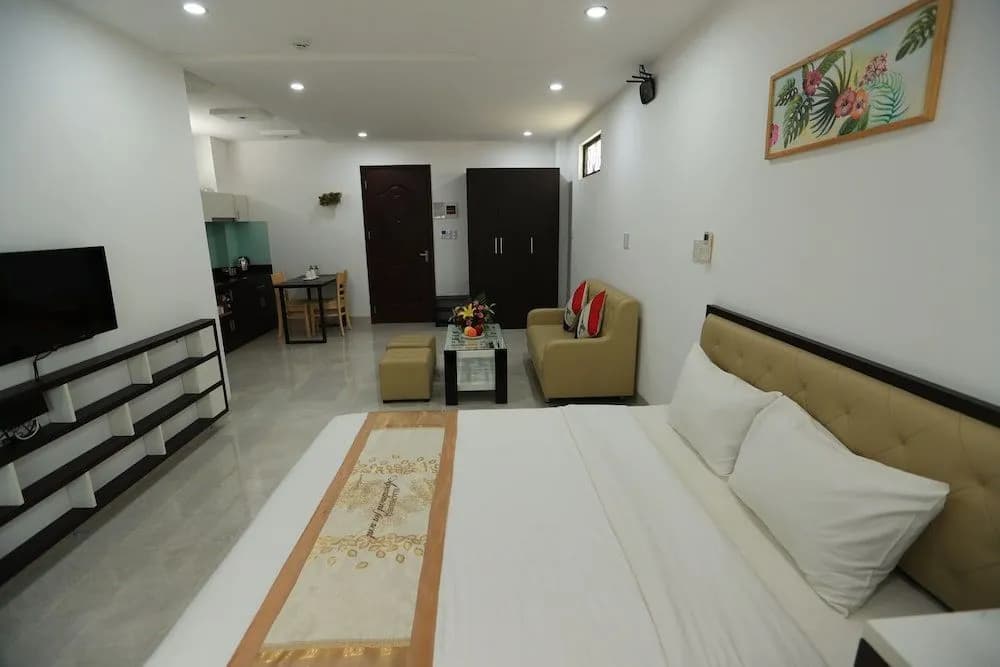 Tourane Beachside Apartment - photo 8
