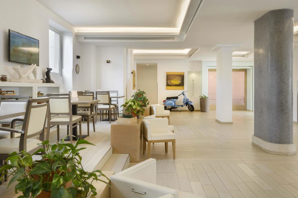 Occidental Aurelia - photo 23
