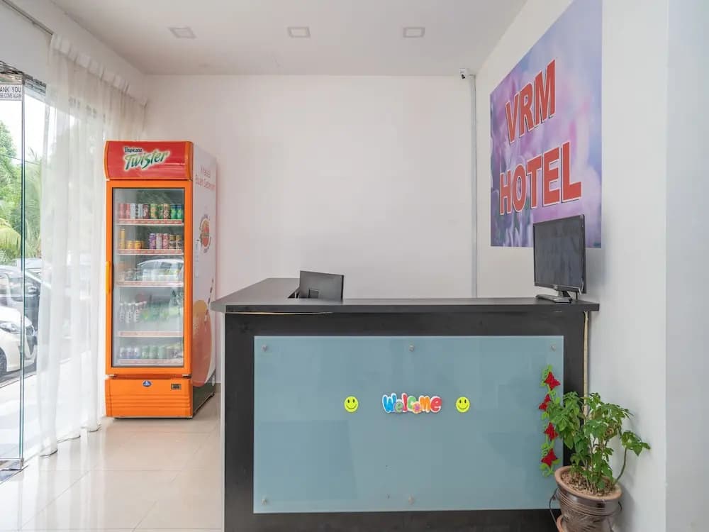 OYO 44093 Vrm Hotel - photo 10