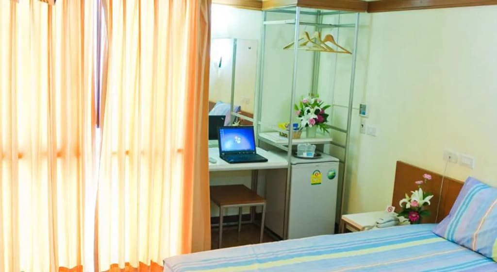 Mad Monkey Bangkok Hostel - Adults Only - photo 3