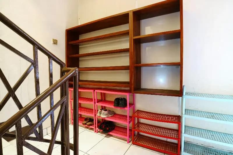 Premium Senen Guesthouse - Female Only - photo 12