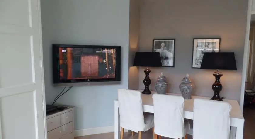 Canalside Apartments - photo 2