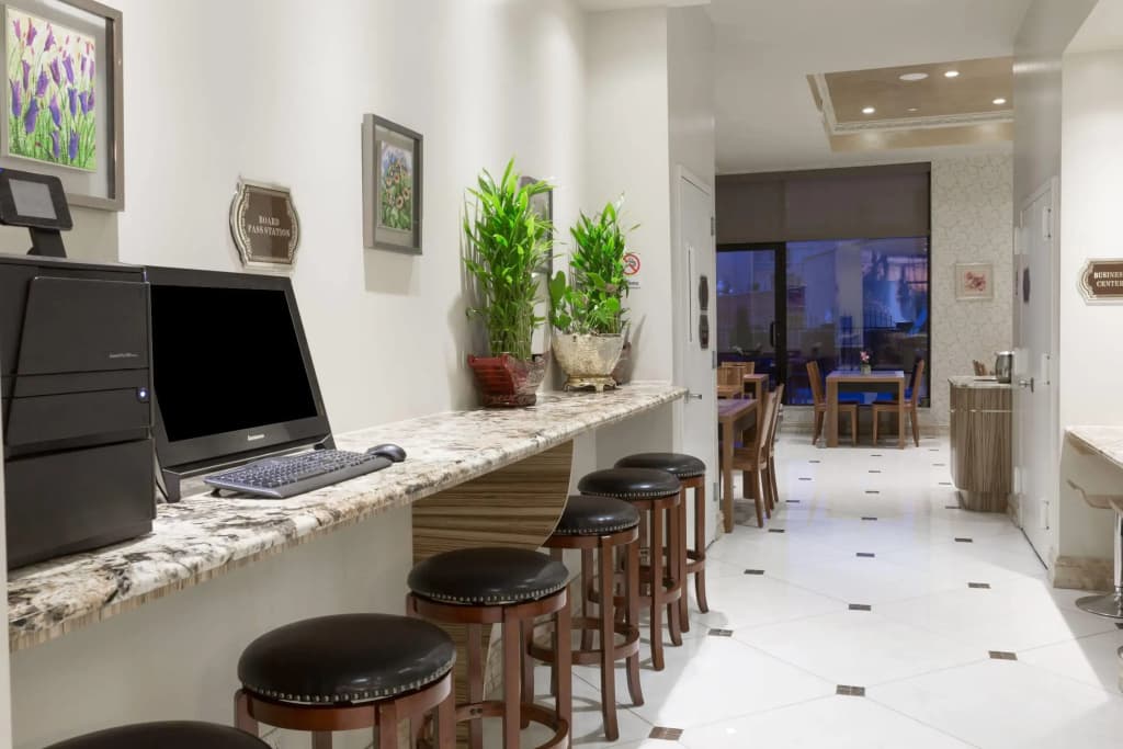 Ramada by Wyndham Flushing Queens - photo 17