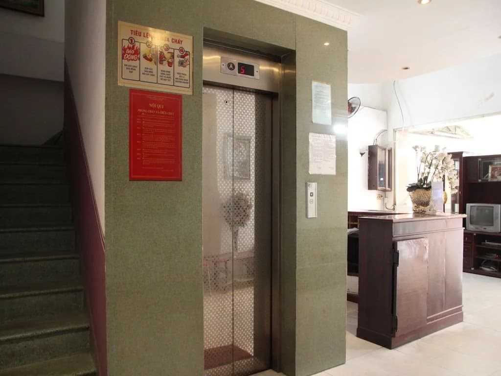 Ngan Long Hotel - photo 11