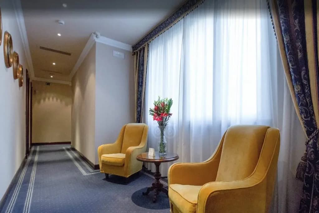Hotel De La Ville - photo 17