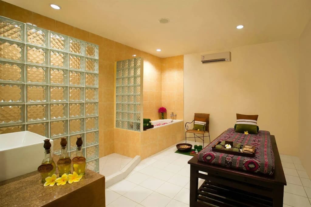 Kuta Station Hotel and Spa - photo 28