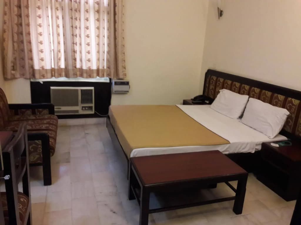 Sundeep Inn - photo 7