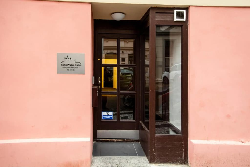 Zizkov Cosy Studio Apartments - photo 6