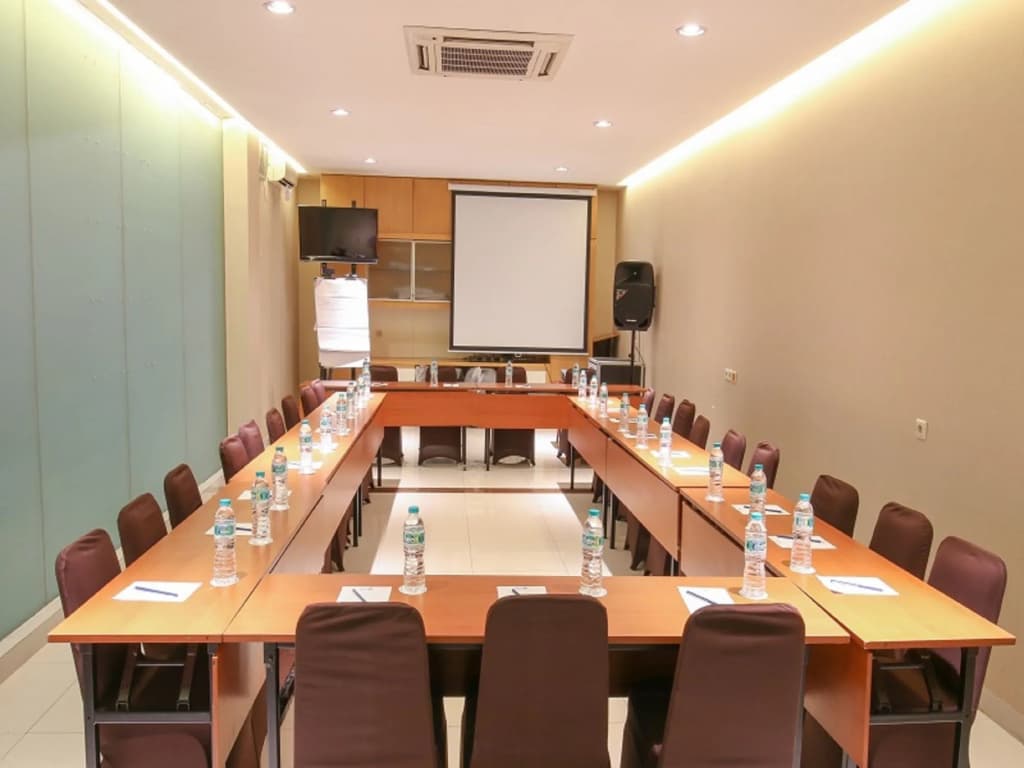 Hotel 88 Kedoya Jakarta - photo 12