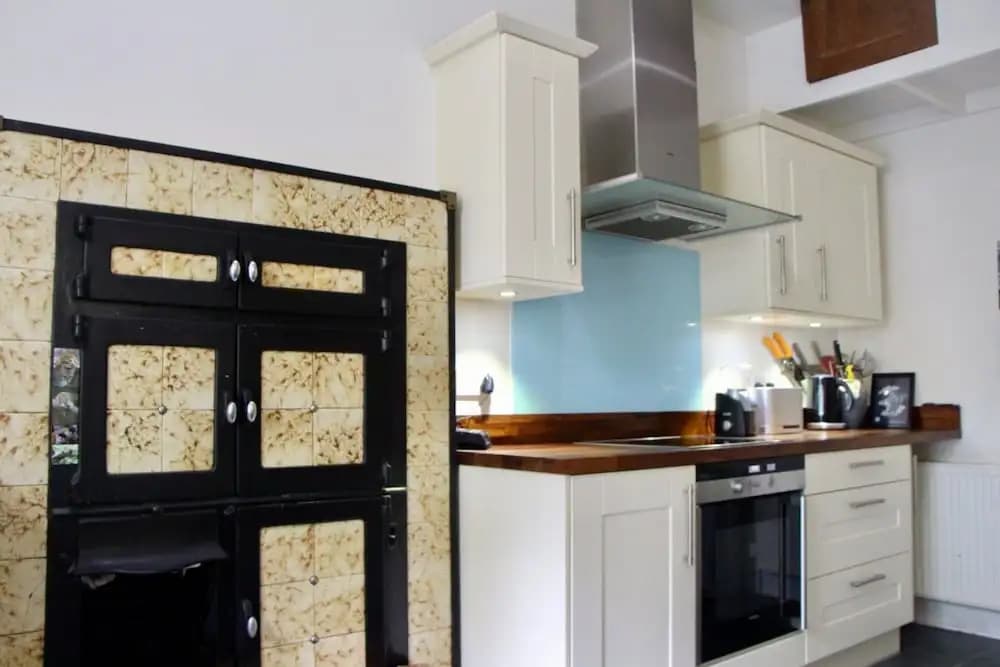 Refurbished Victorian Flat in City Centre - photo 9