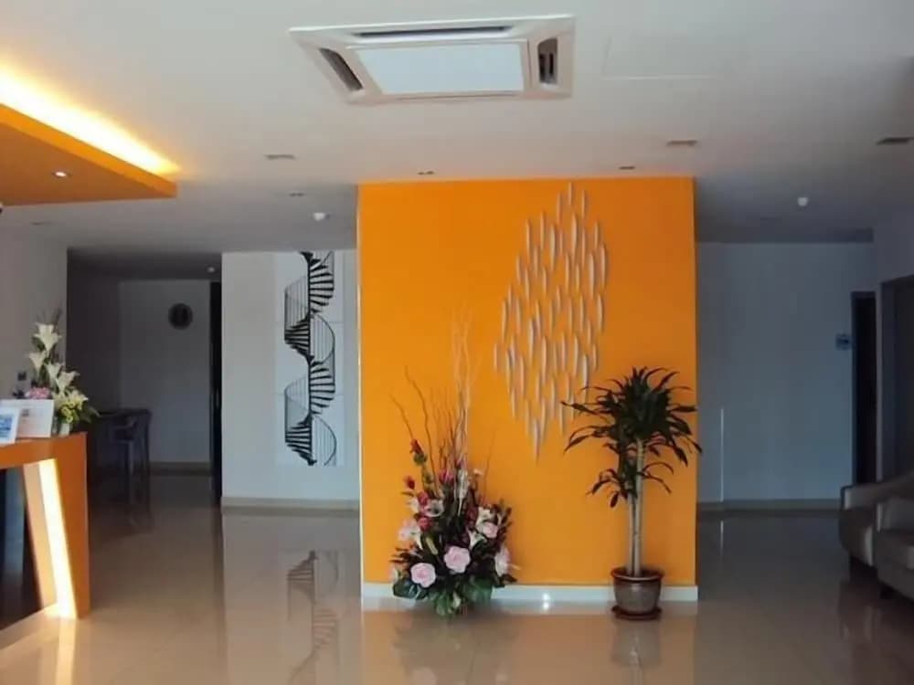 GM City Hotel - photo 2