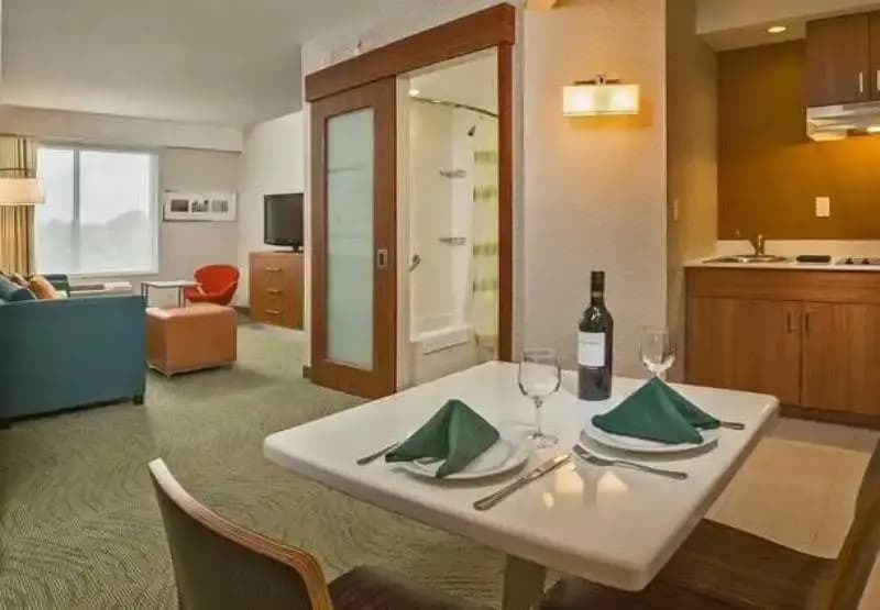Springhill Suites New York Laguardia Airport - photo 6