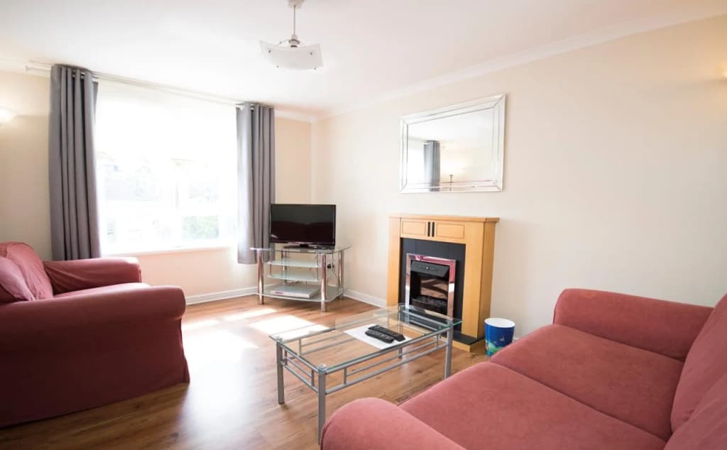 Lochend Serviced Apartments - photo 15