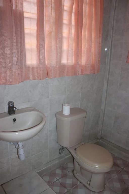 Gusti Garden Bungalows - photo 10