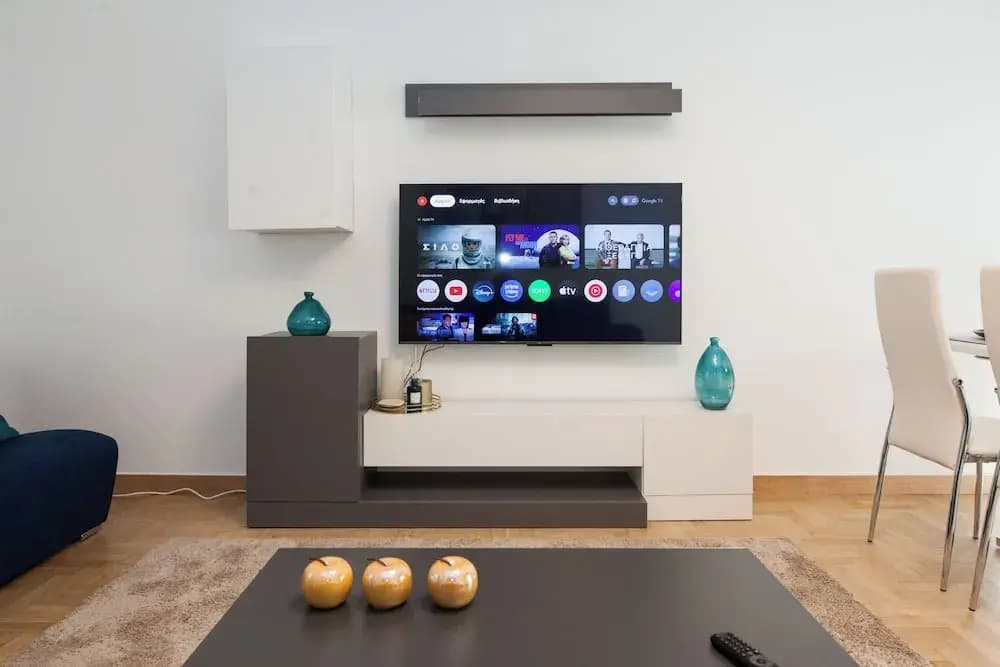 Stylish Renovated 2 Bd Apt in Exarcheia - photo 28