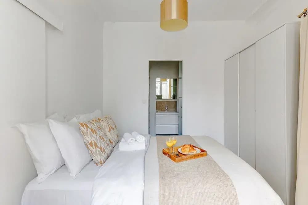Elegant 1BR Steps to Marais & Louvre - photo 3