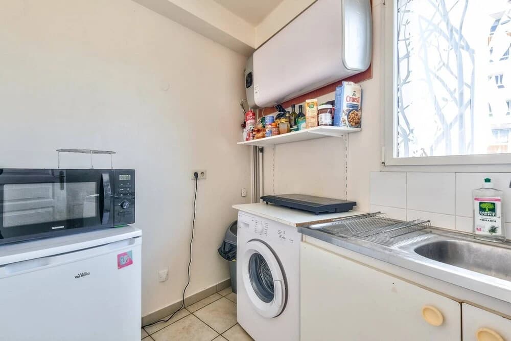 Nice 2 Room Apartment in Paris - photo 15