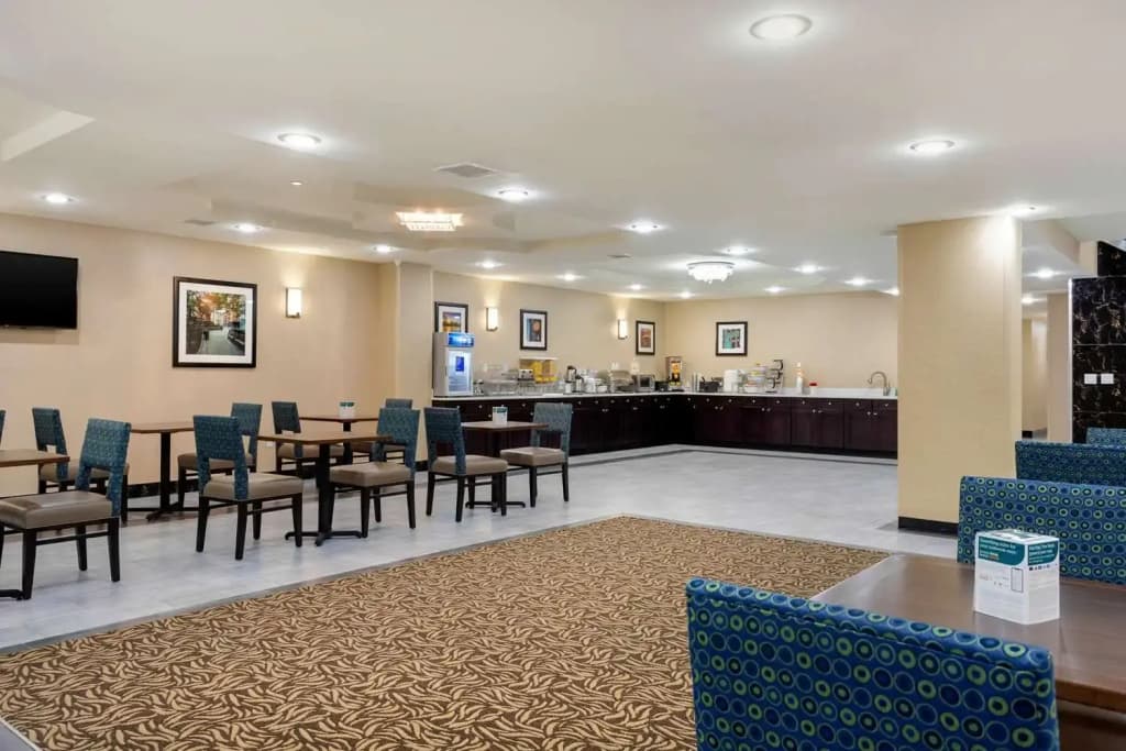 Comfort Inn & Suites near JFK Air Train - photo 12