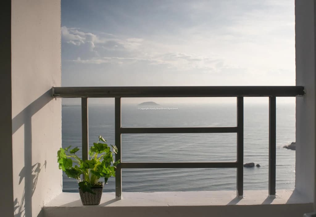 Handy Beachfront Apartment - photo 12