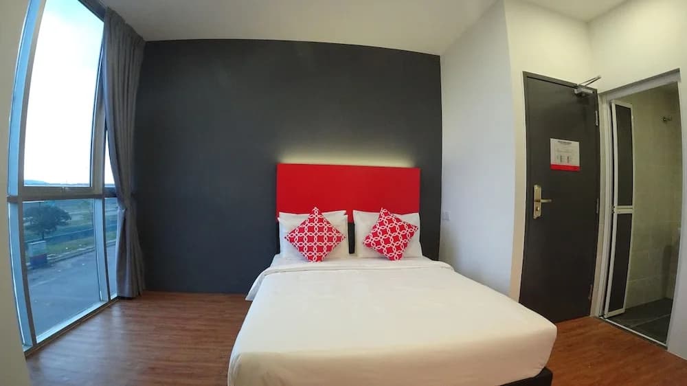 The Red Hotel - photo 6