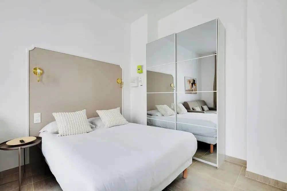 Studio Moderne - AC- 4P- Champ-de-mars - photo 4