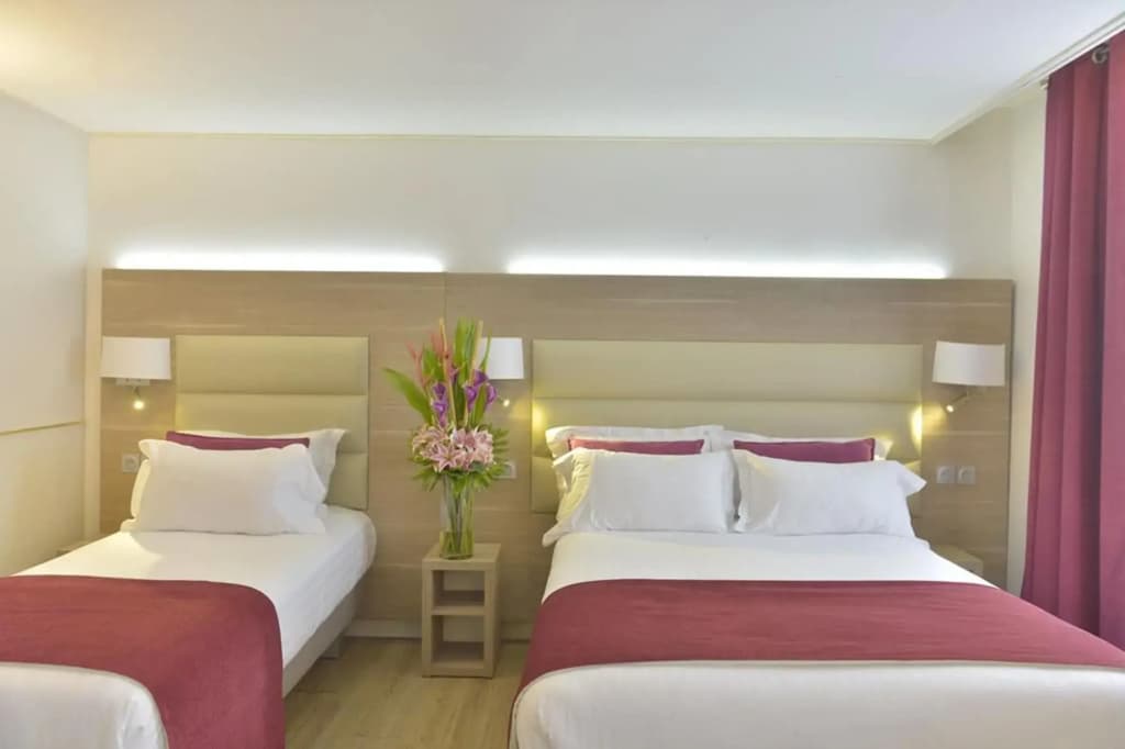 Hotel Unic Renoir Saint Germain - photo 4