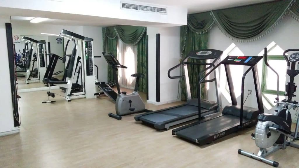 Royal Crown Hotel & Suites - photo 11