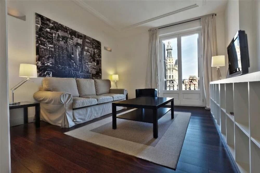 Port Apartments - photo 2