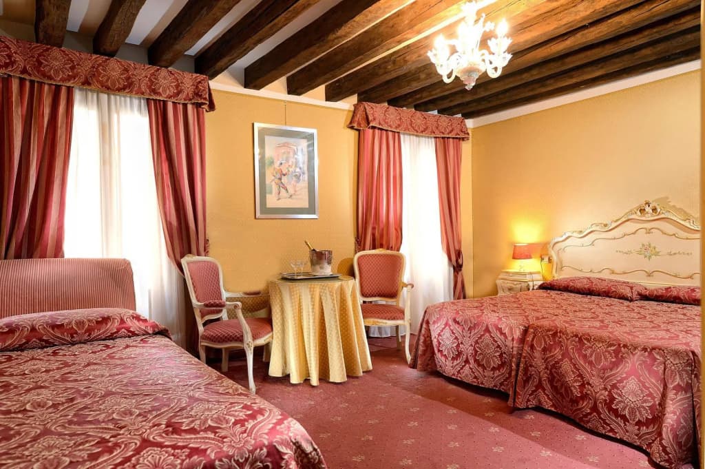 Hotel Ambassador Tre Rose - photo 6