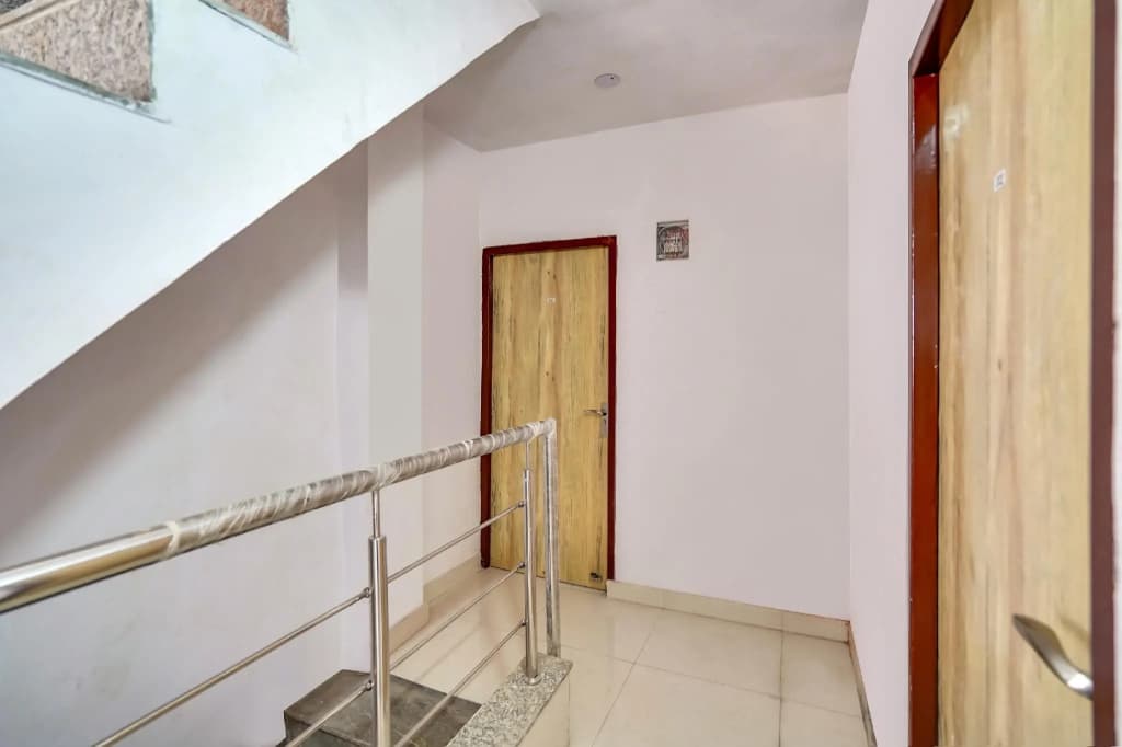 Hazel Residency by OYO Rooms - photo 8