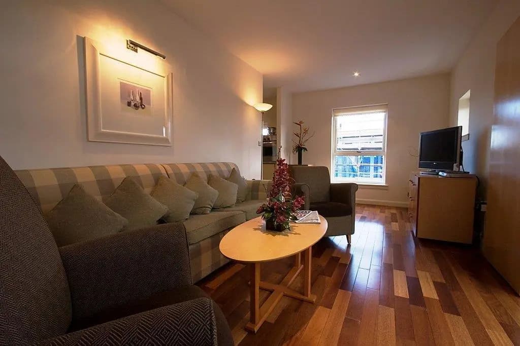 Holyrood Aparthotel - photo 15