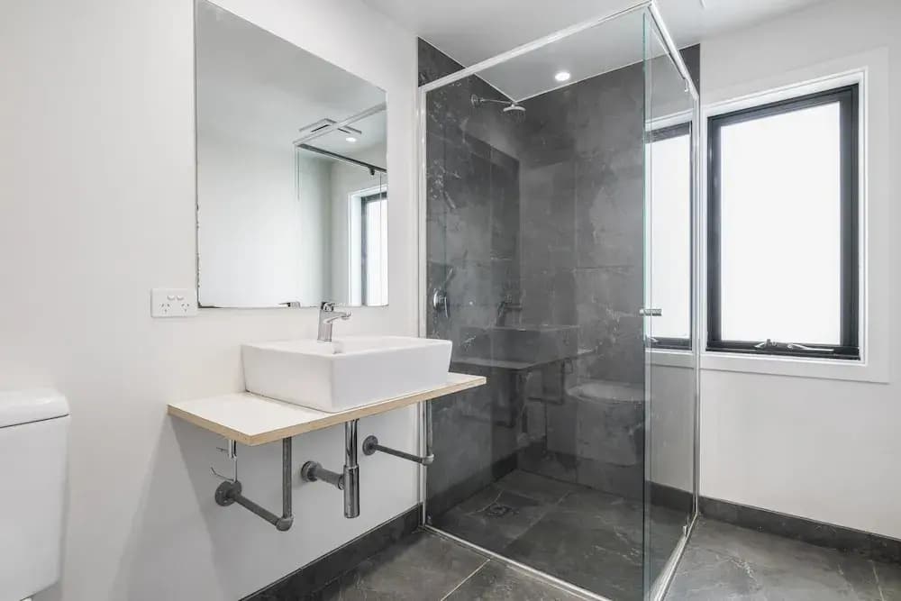 Northcote 3-bed Townhouse Near Cafes & Shops - photo 9