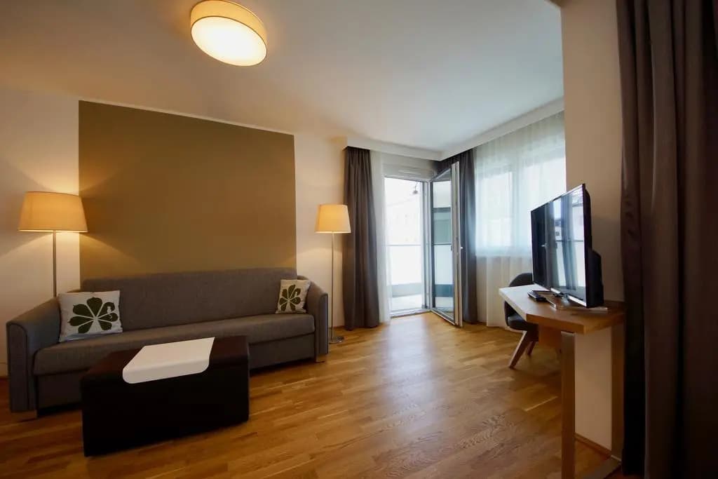 Parks 73 The TownHouse Hotel - photo 4