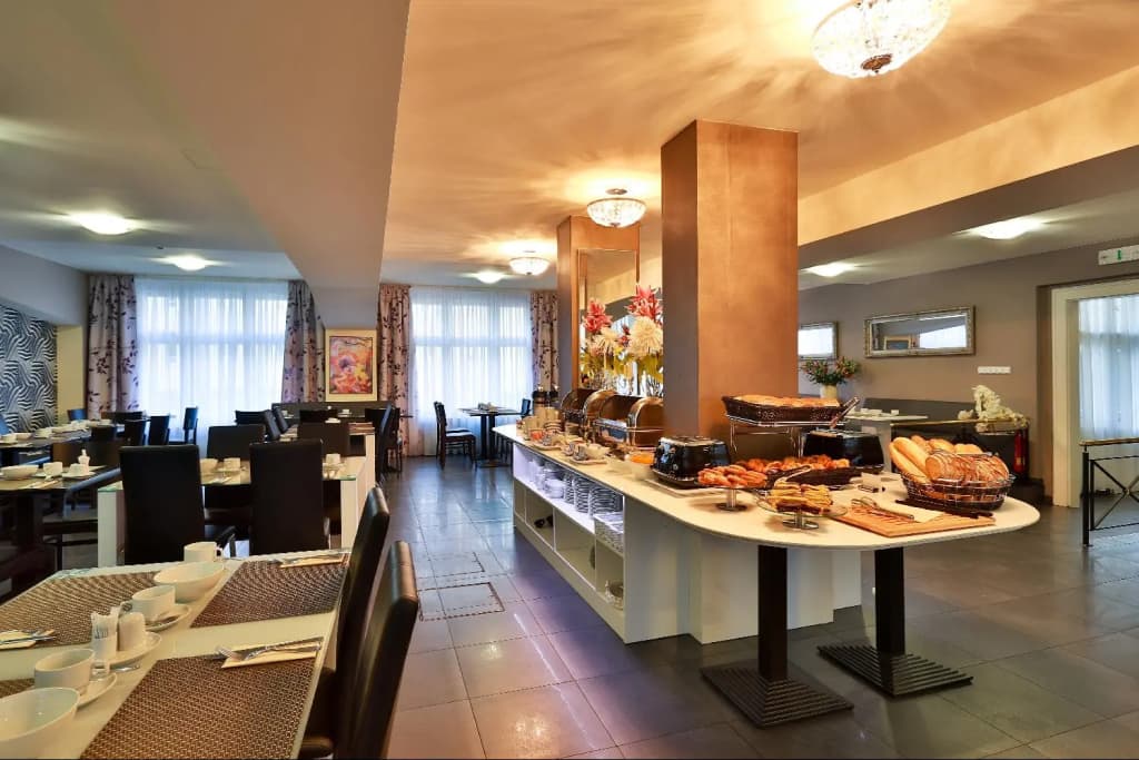 Hotel Elysee - photo 18