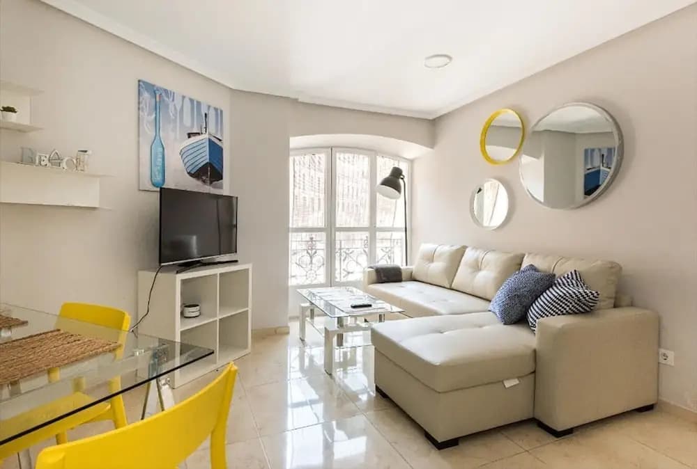 Sunny Cozy Apt. Historic District - Sol - photo 3