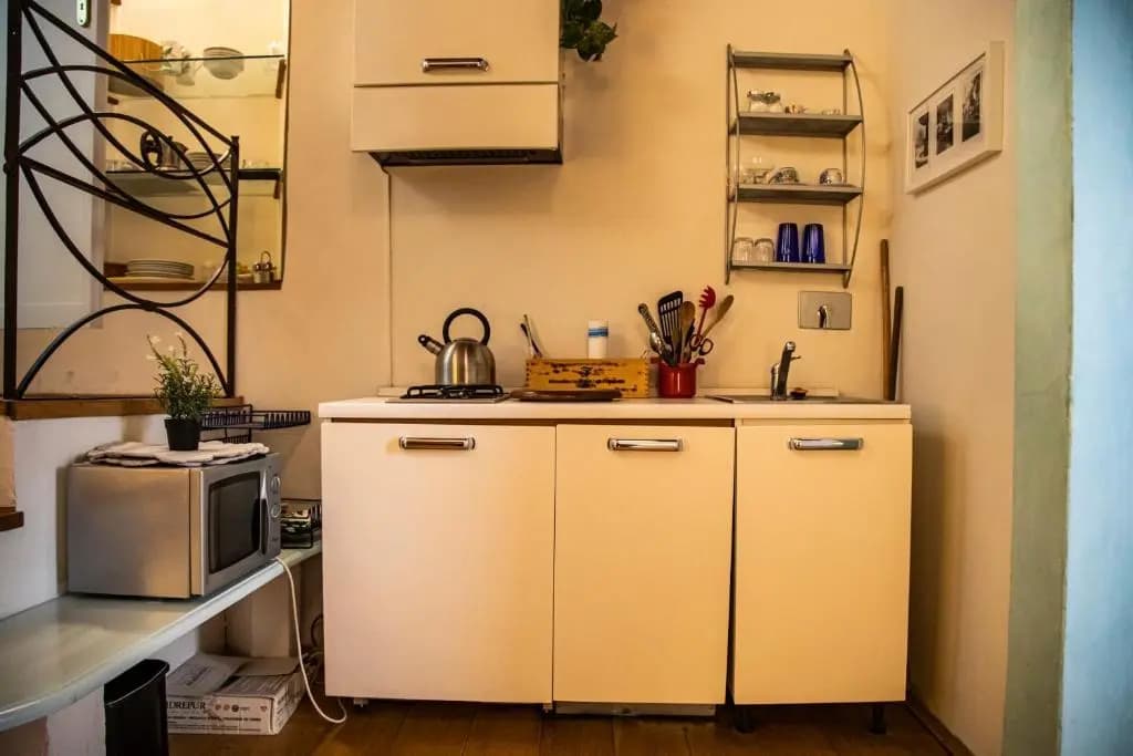Studio in Tornabuoni within a Renaissance building - photo 7